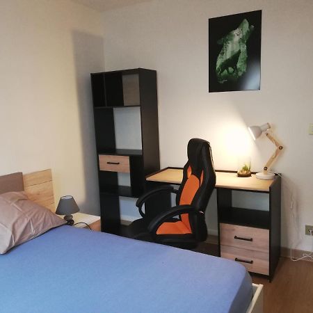 Grand T3 Avec Clim, Parking Et Terrasse Privative - Agen Exterior foto