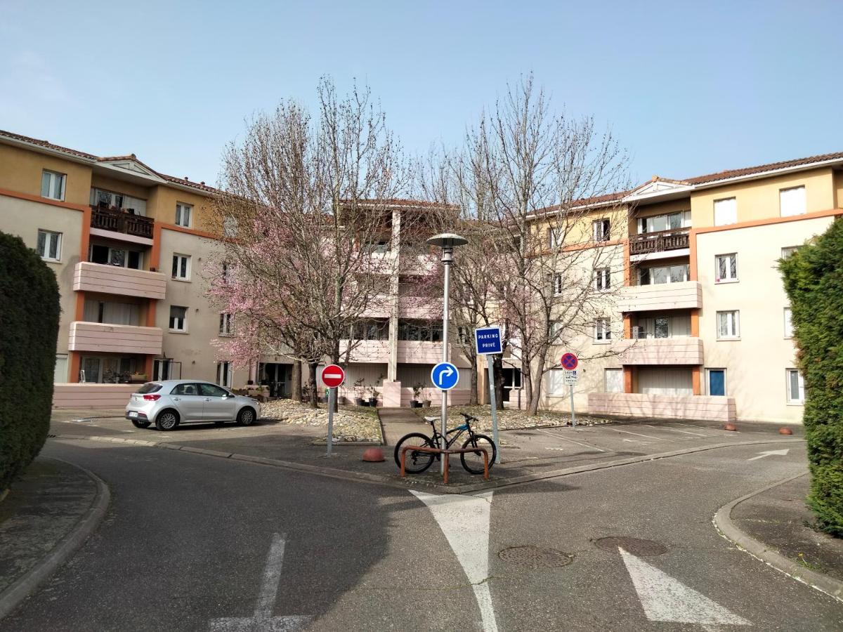 Grand T3 Avec Clim, Parking Et Terrasse Privative - Agen Exterior foto